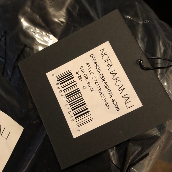 NWT Norma Kamali black velvet off shoulder gown - Picture 3 of 4